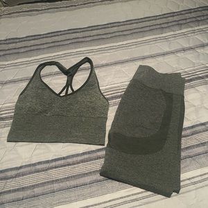 PINK leggings (XL) and sports bra (L) in hunter green. In great condition.